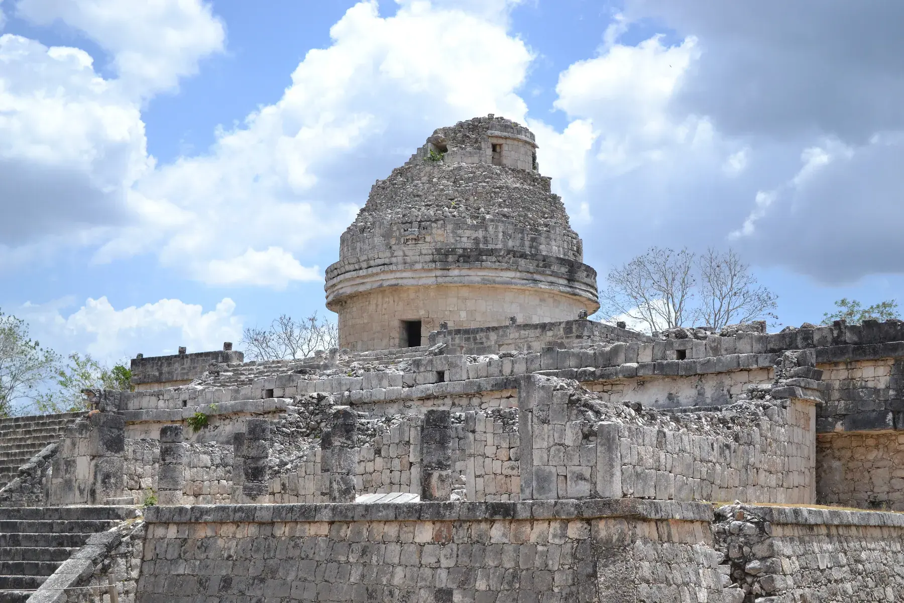 El Caracol observatory at Chichén Itzá, with its circular tower on a stone platform